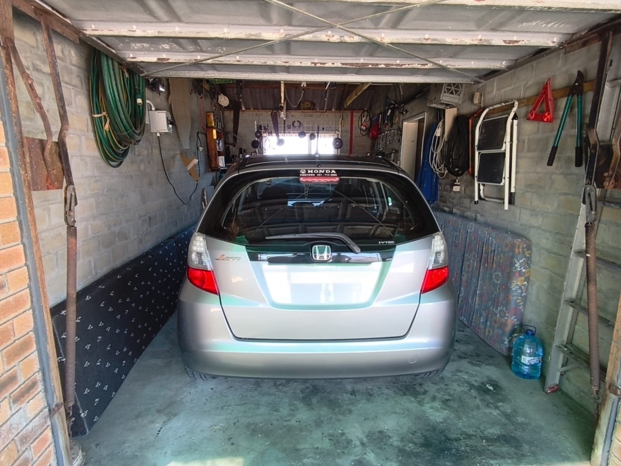 2 Bedroom Property for Sale in De Kelders Western Cape